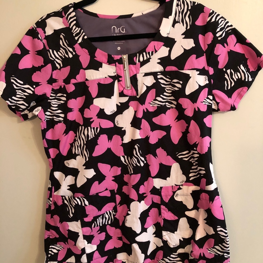 NRG by Barco stretch scrub top Size M